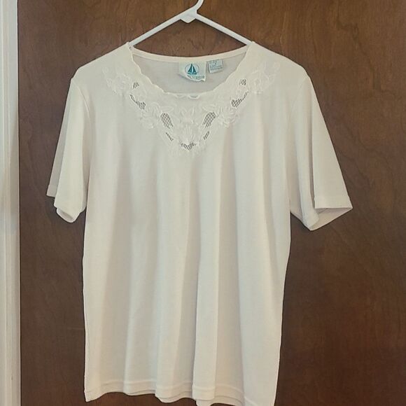 Spring Harbor Collections White Short Sleeve Top - Picture 1 of 5